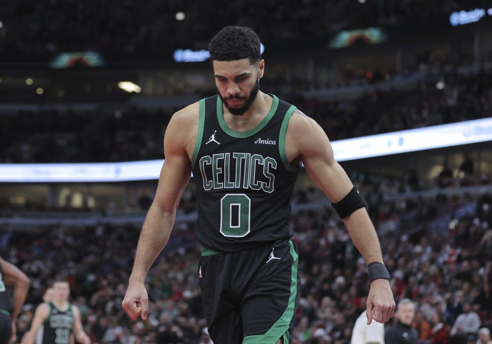 着一大堆球 着一大堆球